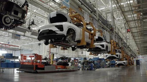 成功挑战吉尼斯汽车叠放高度记录,这家工厂有何与众不同